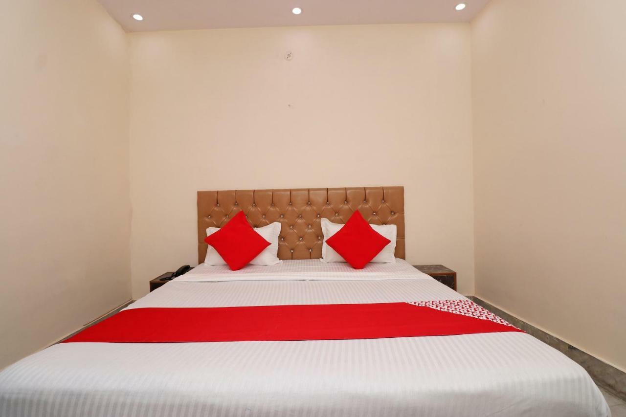 Oyo 30288 Hotel Moon Palace Lucknow Exteriör bild