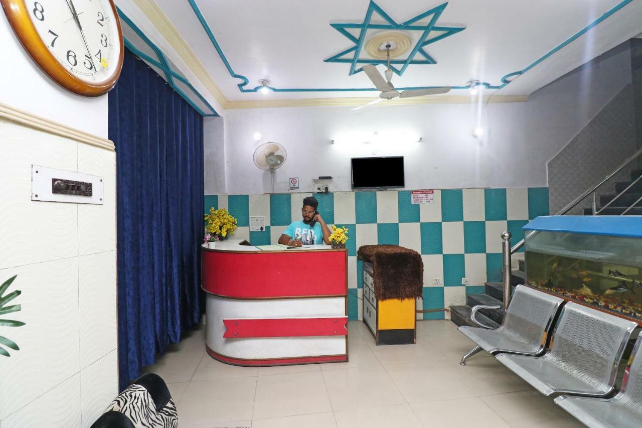 Oyo 30288 Hotel Moon Palace Lucknow Exteriör bild