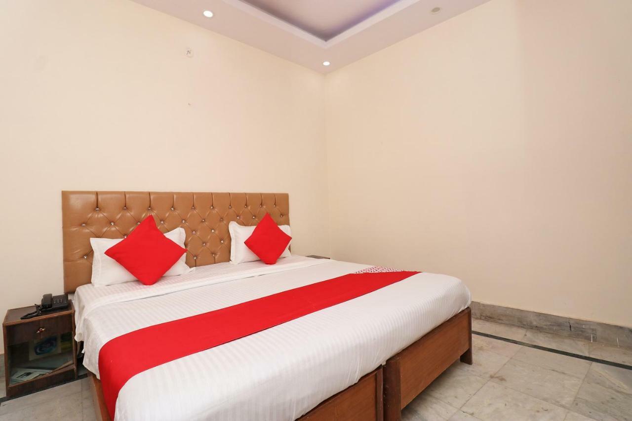 Oyo 30288 Hotel Moon Palace Lucknow Exteriör bild